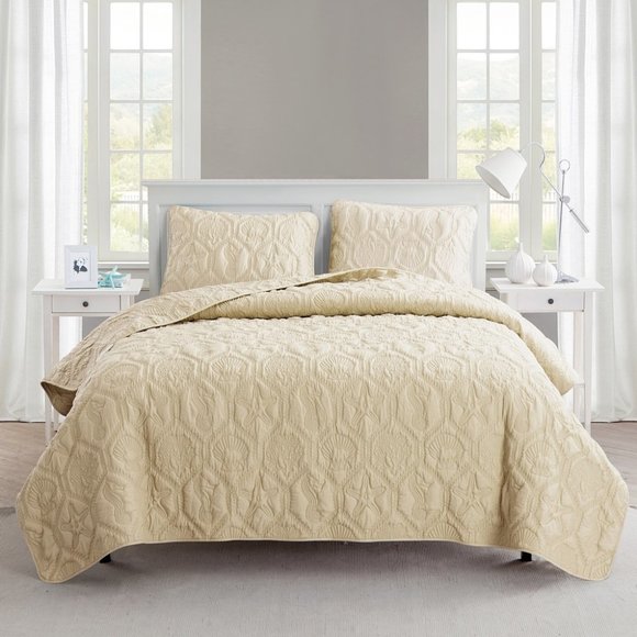 VCNY Home 3-piece "Shore" Quilt and Sham set (Queen quilt + 2 standard shams) - Picture 1 of 7